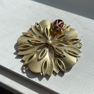 Ladybug flower charm 🐞💛